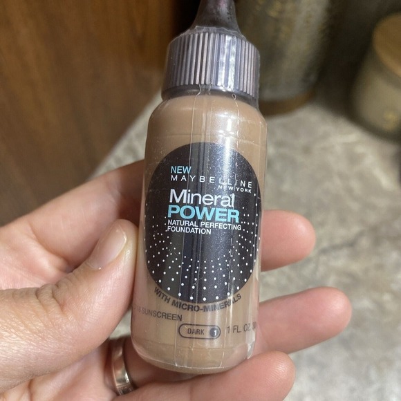 Maybelline Mineral Power Foundation With MIICRO MINERALS Sealed 1 oz Dark #1 - Picture 2 of 4